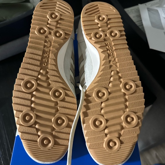 Adidas women Beige and cream Sneakers - Picture 4 of 4